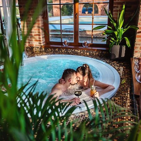 Zabi Dwor - Hotel - Restauracja - Spa Zielona Gora  Luaran gambar