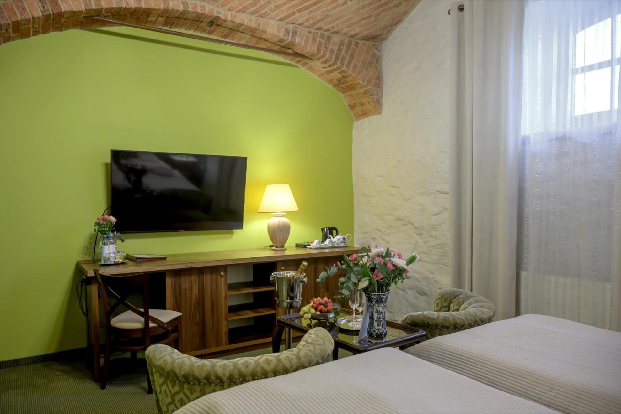 Zabi Dwor - Hotel - Restauracja - Spa Zielona Gora  Luaran gambar