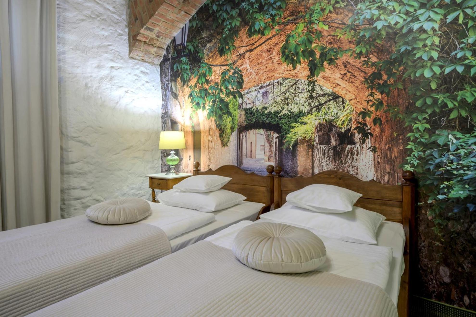Zabi Dwor - Hotel - Restauracja - Spa Zielona Gora  Luaran gambar